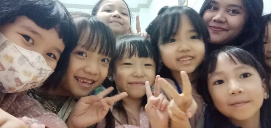 Kegiatan belajar Mandarin - Yiqixuexizhongwen 6